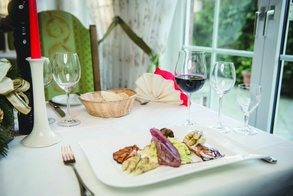 Hotel & Restaurant Zum Vater Rhein Monheim am Rhein Zewnętrze zdjęcie