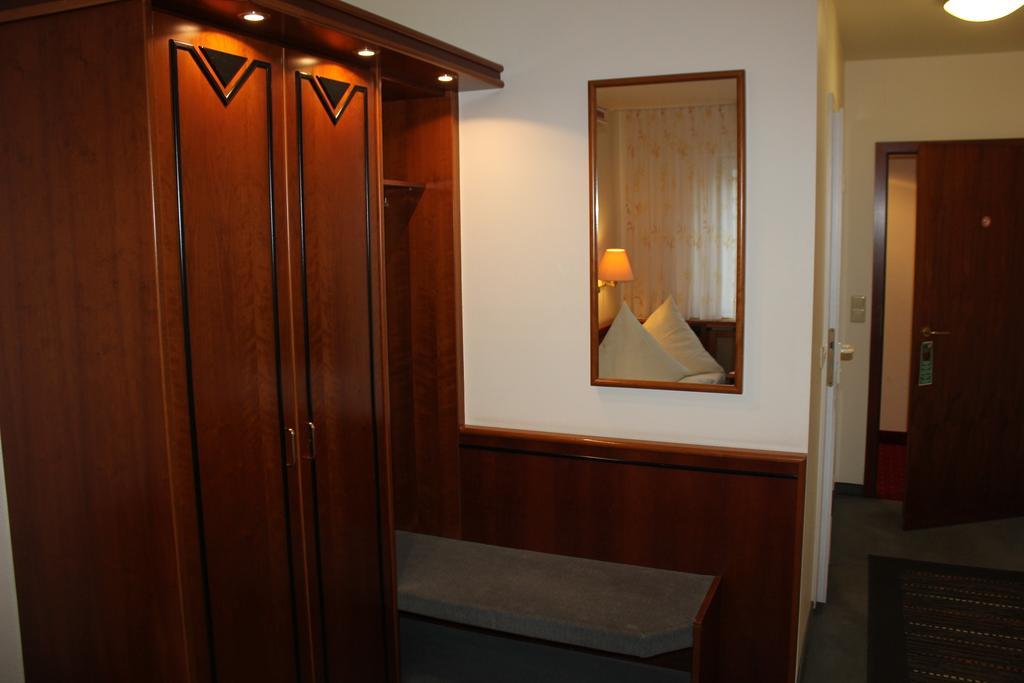 Hotel & Restaurant Zum Vater Rhein Monheim am Rhein Pokój zdjęcie