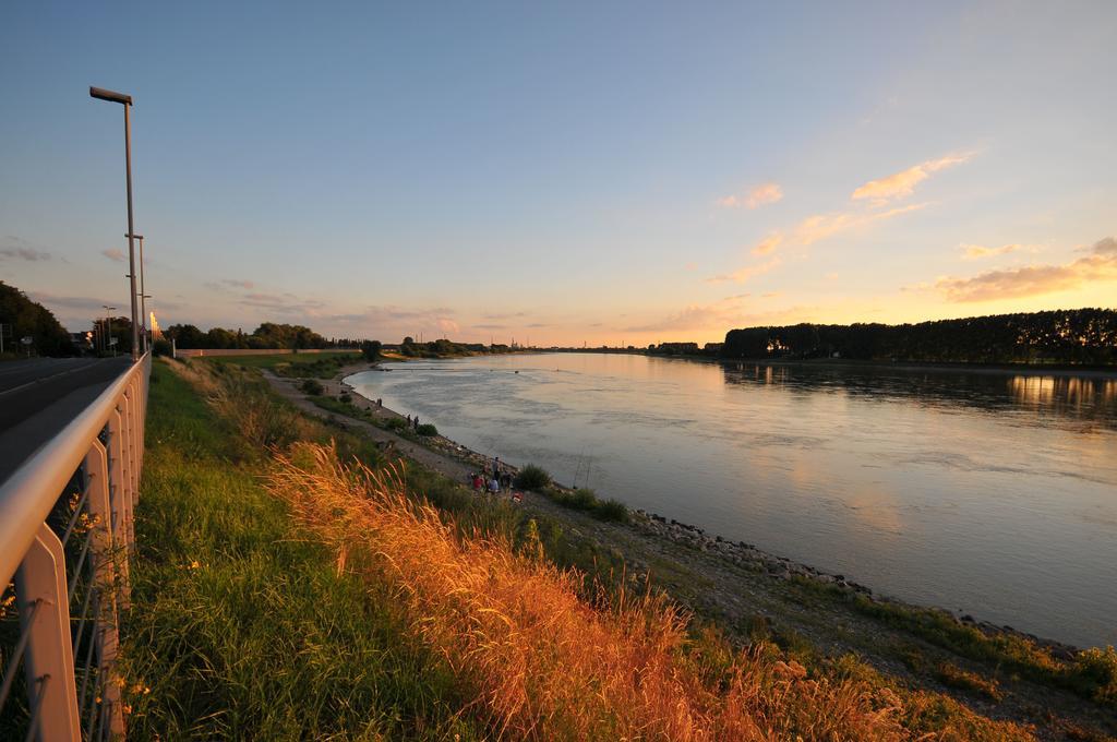 Hotel & Restaurant Zum Vater Rhein Monheim am Rhein Zewnętrze zdjęcie